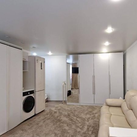 Luxury On Gogol Apartment Karaganda Ngoại thất bức ảnh